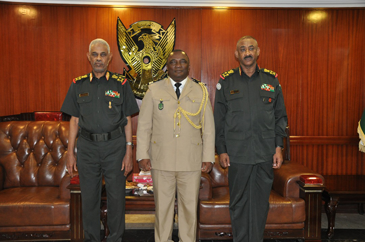 Coopération militaire / Le colonel Youssouf Idjihadi en visite à Karthoum